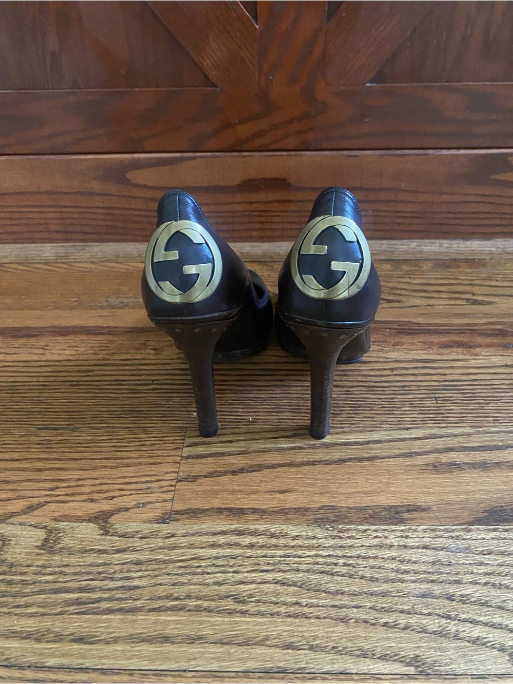 Gucci Brown Leather High Heel Pumps with Gold Logo Detail
